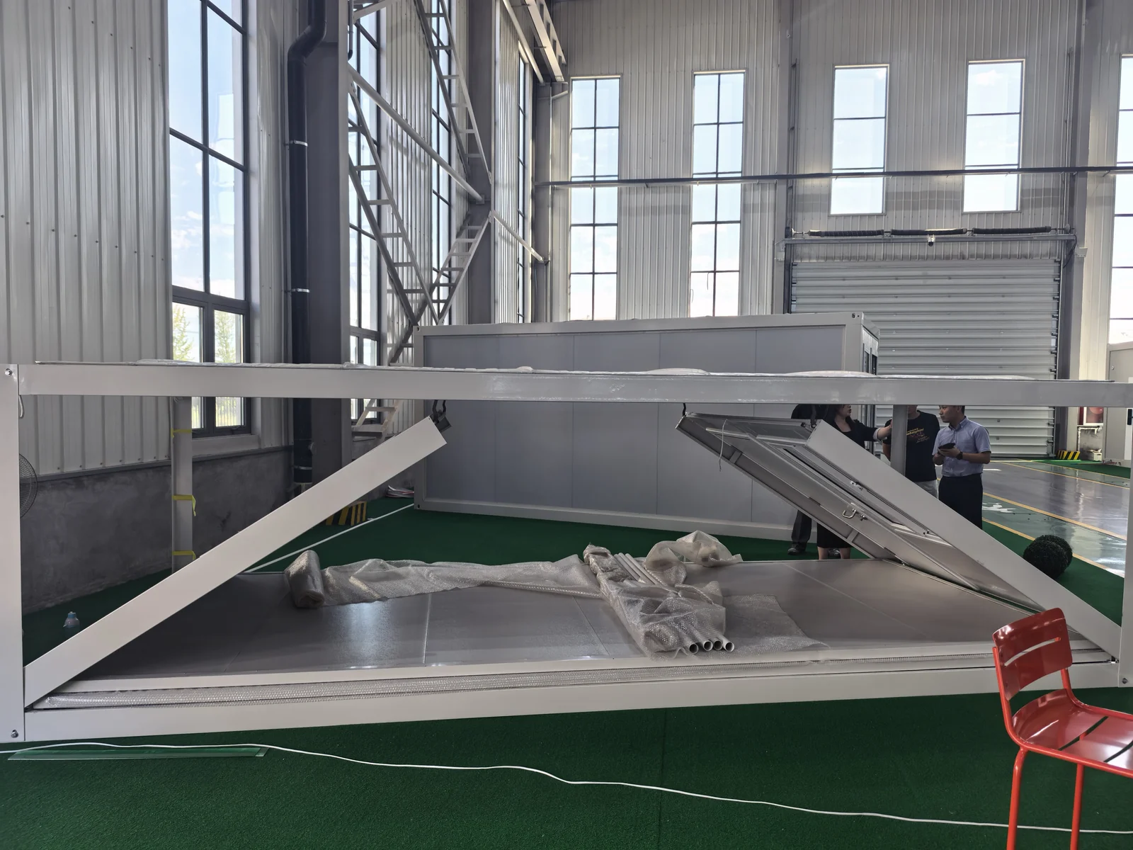 Lowered roof position of the same folding demonstration
